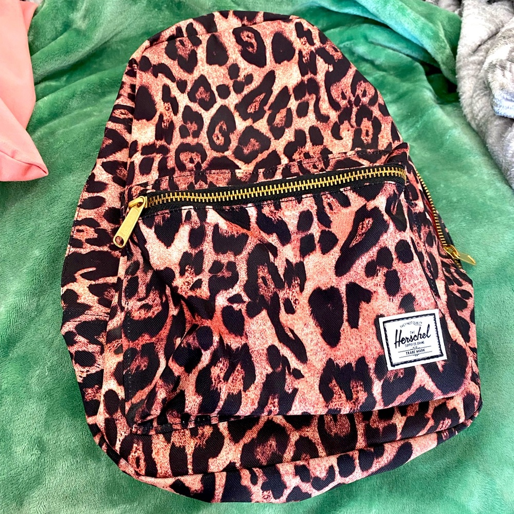 Herschel grove/ small leopard backpack
